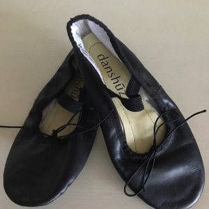 Danshuz ballet shoes.